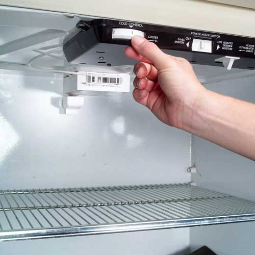kiểm tra núm điều khiển nhiệt độ tủ lạnh