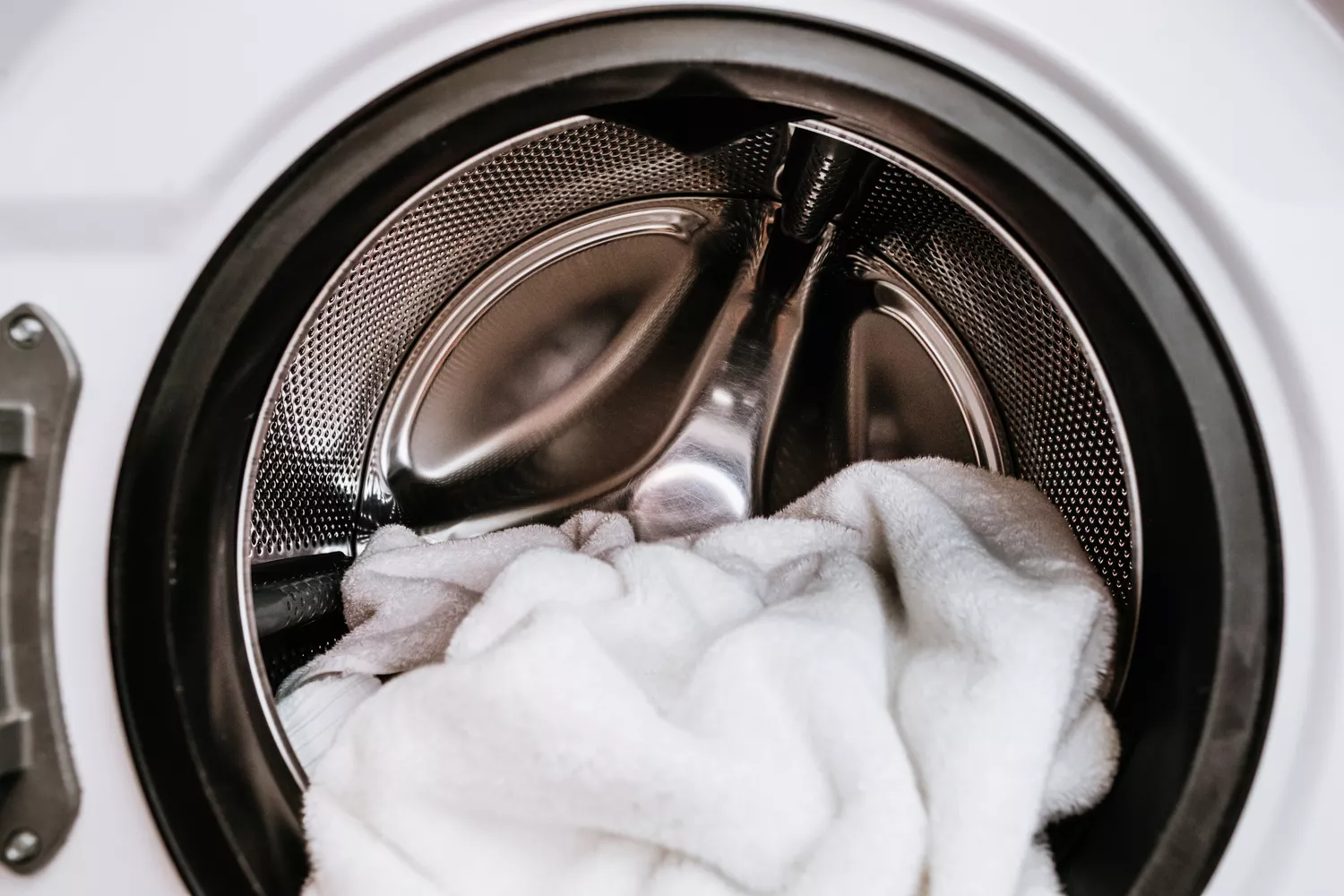 Máy giặt của bạn đã sạch và sẵn sàng sử dụng.